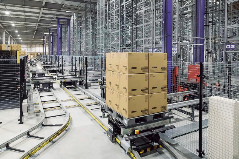 Từ năm 1937, Daifuku đã phát triển tập trung vào hậu cần xử lý vật liệu, dịch chuyển hàng hóa Thành phẩm và Bán thành phẩm